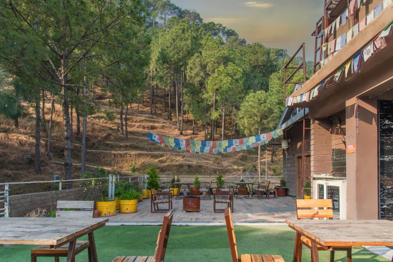 The Hillcrest Paradise Касаули Екстериор снимка