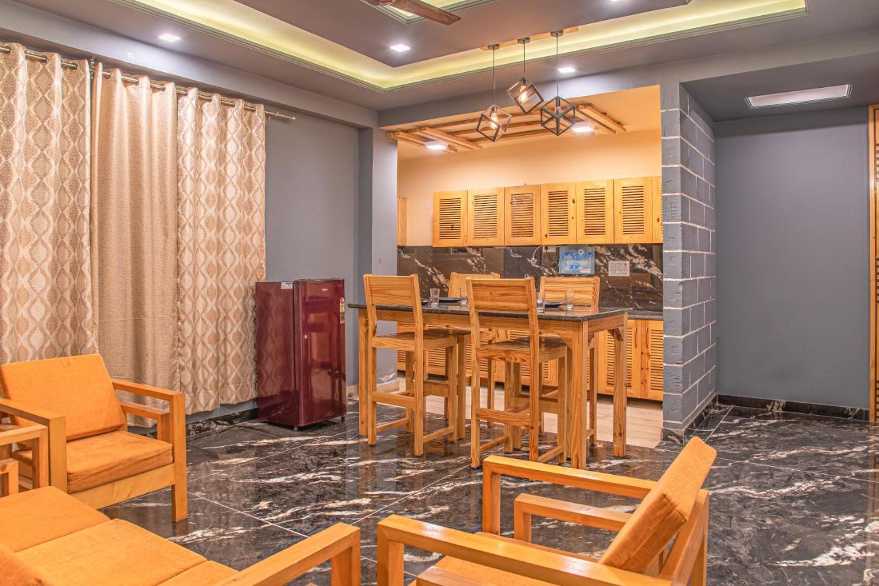 The Hillcrest Paradise Касаули Екстериор снимка