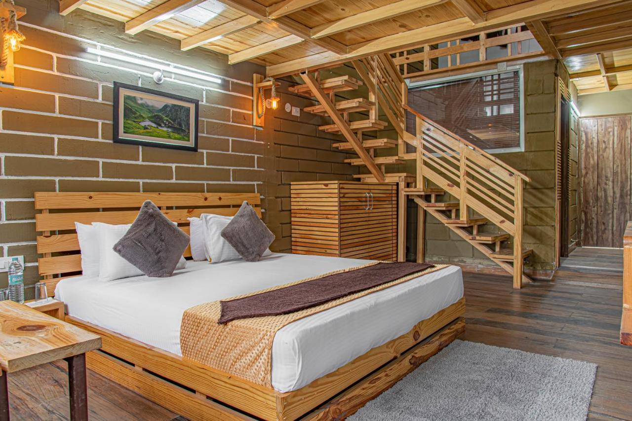 The Hillcrest Paradise Касаули Екстериор снимка
