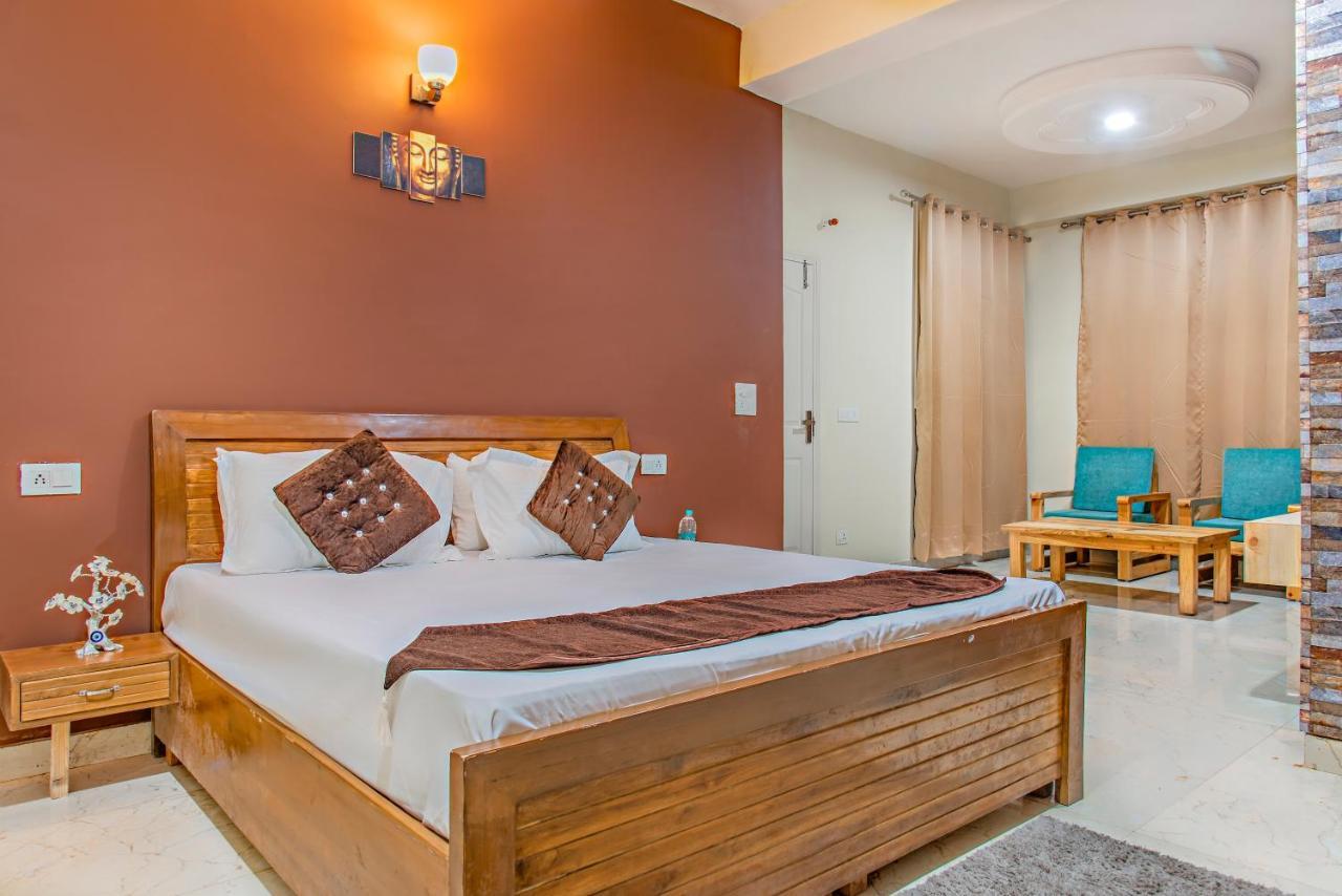 The Hillcrest Paradise Касаули Екстериор снимка