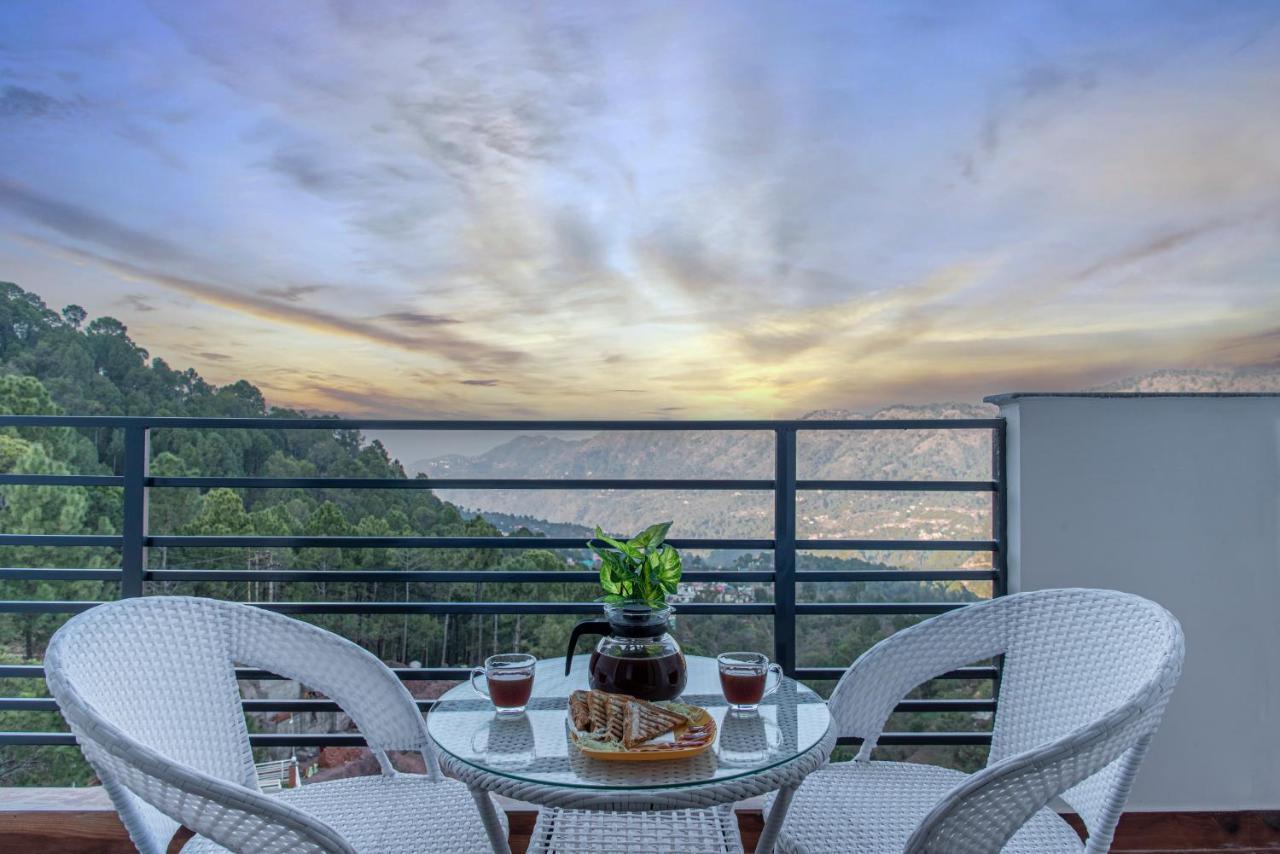 The Hillcrest Paradise Касаули Екстериор снимка