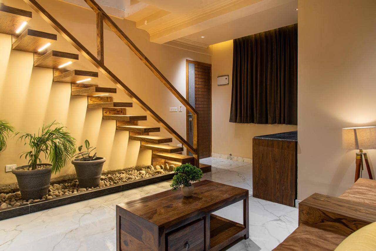 The Hillcrest Paradise Касаули Екстериор снимка