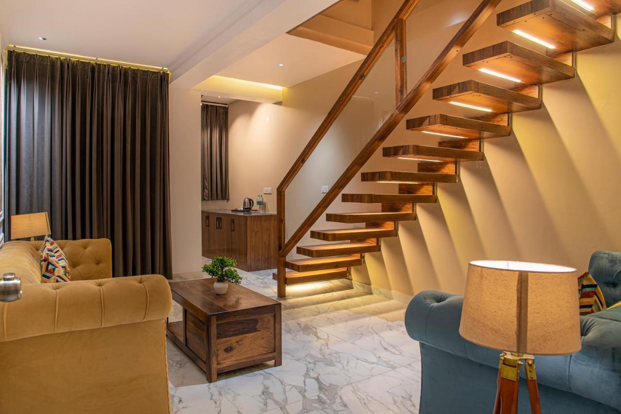 The Hillcrest Paradise Касаули Екстериор снимка