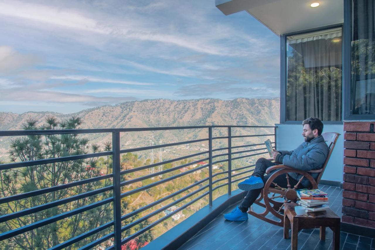 The Hillcrest Paradise Касаули Екстериор снимка