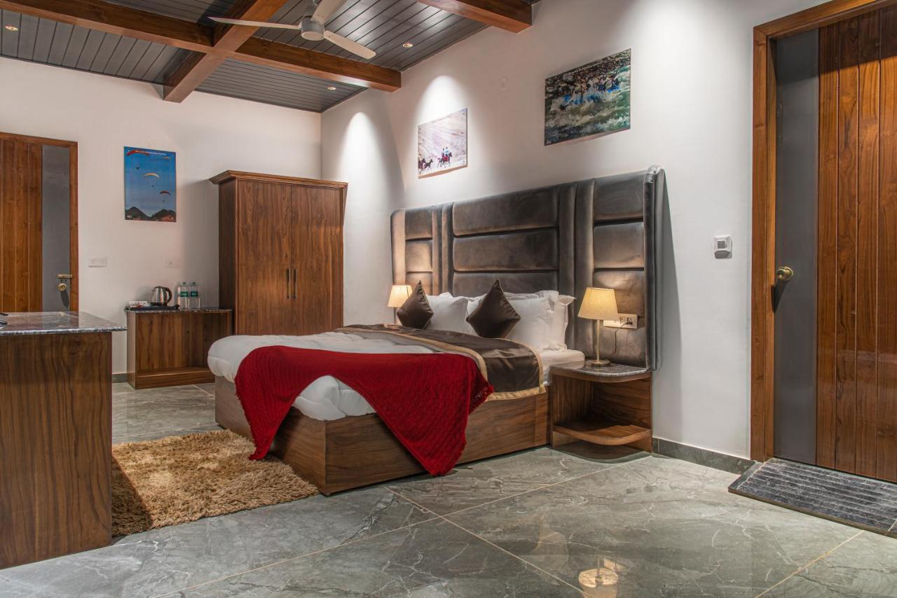 The Hillcrest Paradise Касаули Екстериор снимка