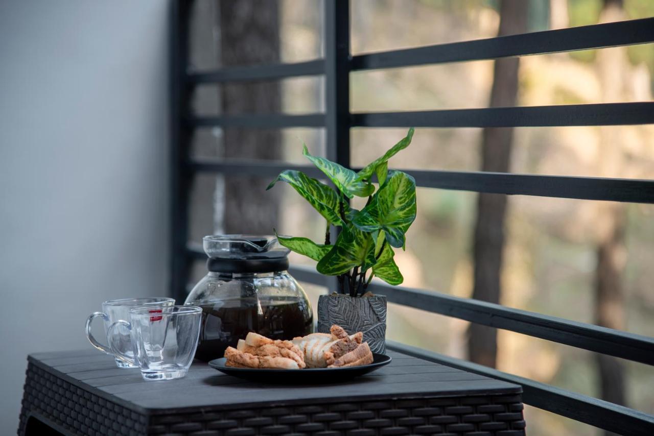 The Hillcrest Paradise Касаули Екстериор снимка